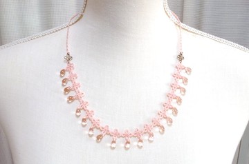 梭織蕾絲和捷克串珠項鍊，Sakura