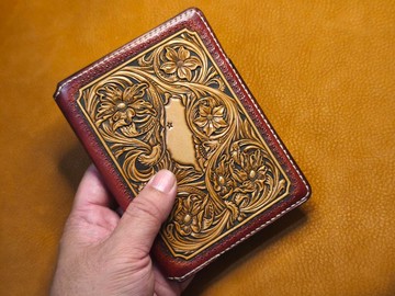 瘋革-台灣唐草皮雕護照套