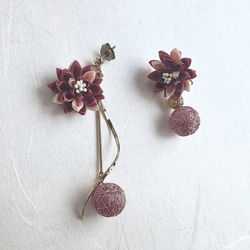 花朵與線軸珠飾耳針 不對稱 Tsumami Zaiku 和風 適用於成人式、和服