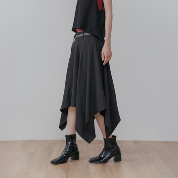 QUEENSHOP_ S 女裝 條紋不規則下擺五分西裝裙 S/M/L【03021774】
