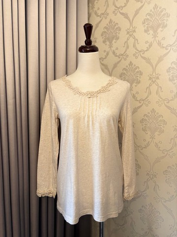 日系編織花葉蕾絲上衣