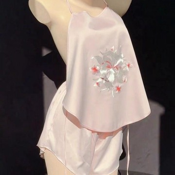 8269人二次入手🛍️ 蘇繡肚兜 中國風刺繡內衣 女士復古吊帶 國風刺繡背心 女裝內搭套裝 古典美學