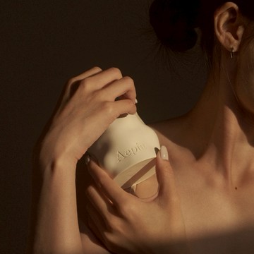 【Aepia】01.清晨微光 / 鈴蘭Ｘ麝香 清新花香調｜象牙白｜手工水泥杯香氛蠟燭