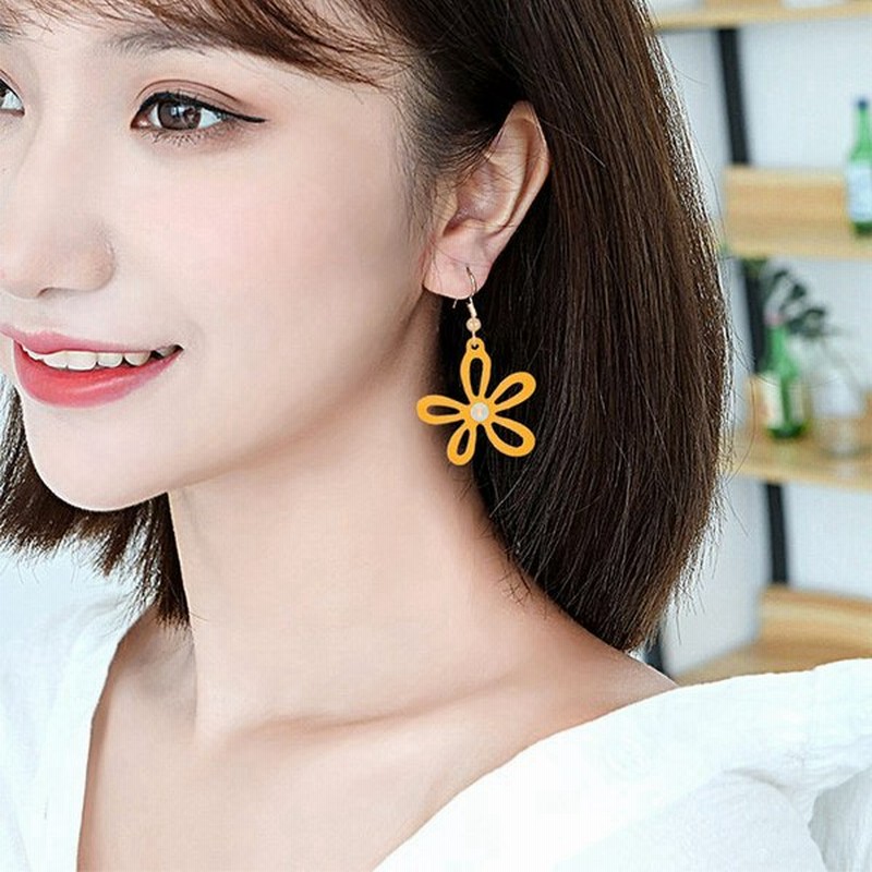 フックピアス ネジバネ式イヤリング フラワー アクセサリー 花 レディース 揺れる 可愛い フックピアス 21春夏 新作 イルミネイティング 通販 Lineポイント最大0 5 Get Lineショッピング
