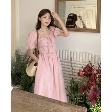 法式泡泡袖公主高級感收腰顯瘦連衣裙子女夏季方領溫柔甜美中長裙