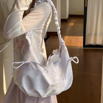熱銷🎉法式條紋2026蝴蝶結斜挎包餃子新款褶皺少女大容量單肩通勤百搭側背包 斜背包 單肩包 斜挎包 韓系側包 輕量化