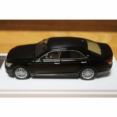 WIT'S 1/43 クラウン ハイブリッド ロイヤルサルーン imgrc0135380116.jpg