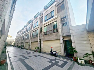 東區復興學區邊間併排雙車車墅｜台南市東區東門路三段