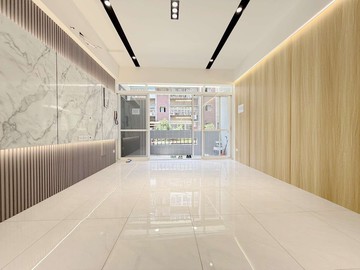 新莊捷運站前陽台進出美2樓A33買屋賣屋請找小鳳｜新北市新莊區福海街