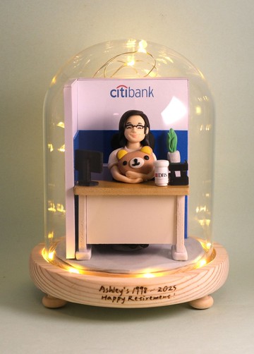 榮休記念小禮品, 可客製名字.提供相片客製人物造型 (各行各業)