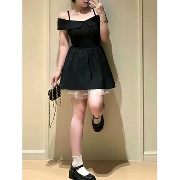 夏季法式一字肩小黑裙女大碼微胖mm顯瘦高腰連衣裙小個子公主短裙