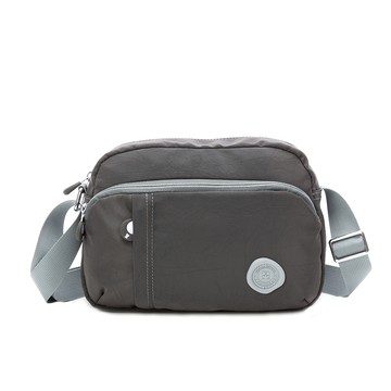 【金安德森】 River 皺褶感拉鍊前袋斜側包 霧灰 粉紫 任選