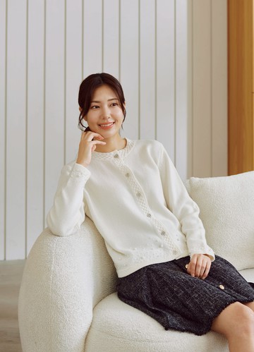 溫雅柔緻珍珠飾羊毛開襟衫