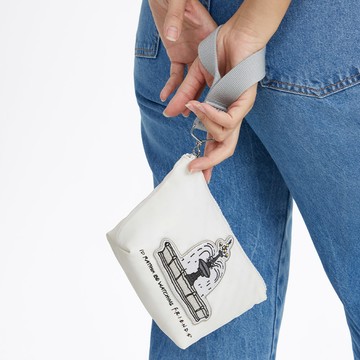 KIPLING | FRIENDS 噴泉白手拿收納包-NAOMI POUCH S