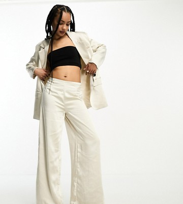 Only Petite high waisted satin palazzo trouser co-ord in champagne-Neutral