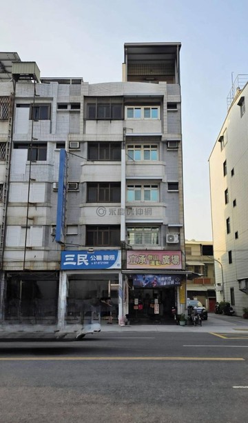 透天011-建楠路稀有臨路邊間美透天店面｜高雄市楠梓區建楠路