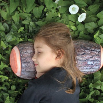 美國 Kikkerland 仿木頭抱枕 旅行枕超軟仿真木頭圓枕護頸枕禮物