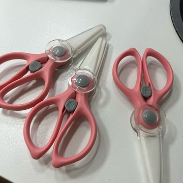 [沐沐屋] 陶瓷食物安全剪刀(顏色隨機)