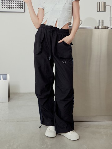 寬版側邊織帶扣環設計工裝褲