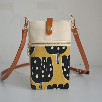 斜跨手機包 / 側背手機袋 / 輕便隨身包 / 奇妙南瓜