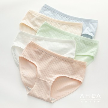 可愛奶油色系內褲 I0038
