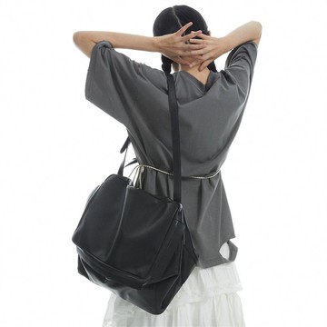 黑色 DOWNTOWN藝術家 摺疊大飯盒 大容量單肩包 酷感公事包