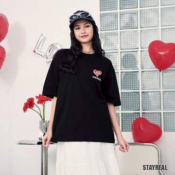 STAYREAL LOVE IS LOVE愛心刺繡寬版T - 黑