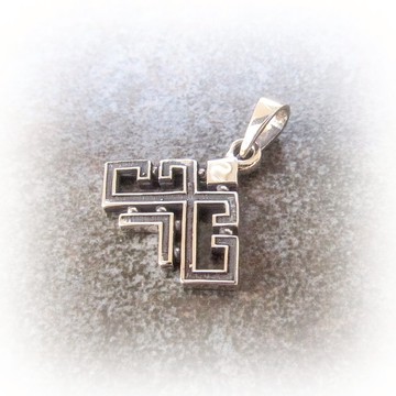 助產女神銀飾墜飾，銀製女性項鍊墜飾，烏克蘭風格護身符