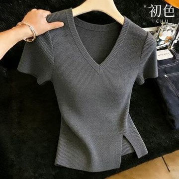 初色 極簡純色V領短袖下擺側邊開叉針織顯瘦上衣女上衣-深灰色-50923(F可選)