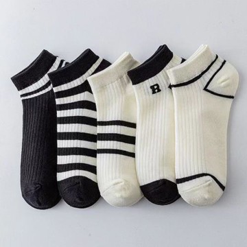 黑白條紋襪子女短襪夏季薄款ins潮百搭高顏值運動簡約字母R船襪女
