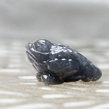 【招財神獸】烏雞翡翠三腳蟾蜍擺飾 | 天然緬甸玉翡翠A貨 | 送禮