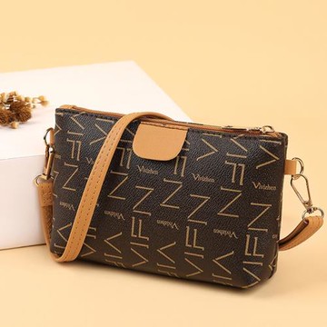 花紋字母斜挎手機包女單肩小包成熟氣質中年媽媽買菜錢包軟皮休閑