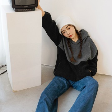 OB嚴選 羊羔毛撞色拼接連帽上衣 《KS0751》大尺碼女裝