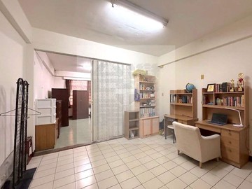 燙金美村路透店適合文武百市破百坪使用空間｜台中市西區美村路一段