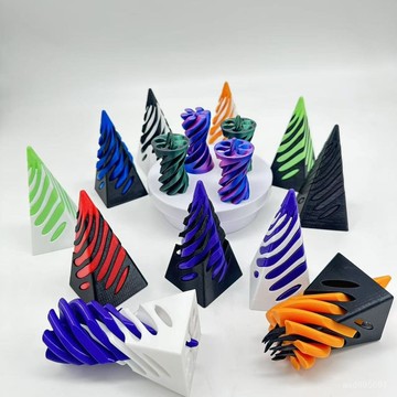 臺灣🚍8H出🉑跨境爆款3D打印旋旋樂解壓神器立體三角金字塔模型彩色 OGUX