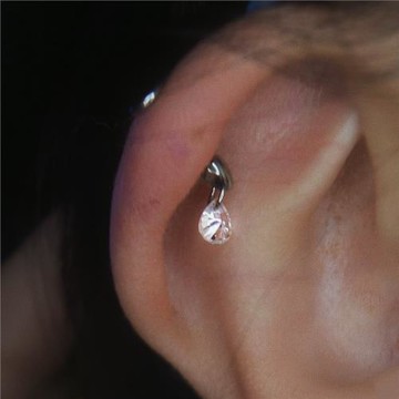 百搭鋯石水滴萬向吊墜倒掛式rook耳輪釘防過敏18/16g植入級鈦合金