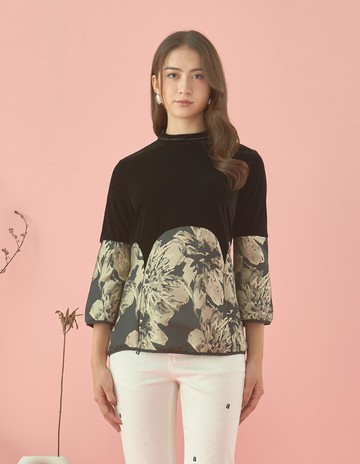 ★【喜芝梅】天鵝絨語 民俗風花朵剪裁異質拼接優雅上衣(黑色；M-2L) 224490348