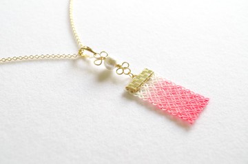 手工染色梭織蕾絲條紋圖案吊墜 Akebono