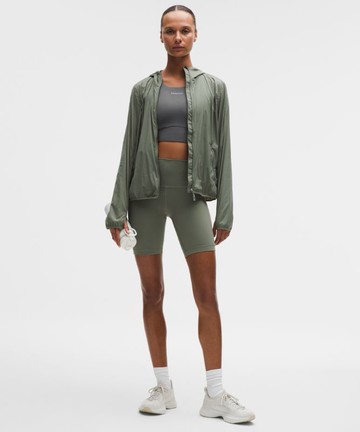 Wunder Train High-Rise Shorts 8" Size 12