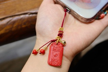 天然硃砂化太歲牌手機掛高品質紅砂精工雕刻化太歲護身符鑰匙扣