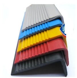 【樓梯防滑條-3-4mmPVC-V型2.5*2.5cm-以米計價-10米/組】老人院 幼兒院 樓梯踏步板收邊條壓條 包角