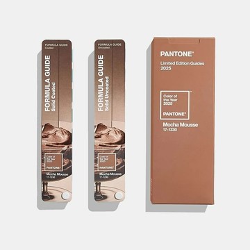 PANTONE彩通 2025 年度代表色限量版 色票 摩卡慕斯 C+U 2冊裝 GP1601B COY25 2,390色 Formula Guide, Limited Edition【領券滿額再折千7/31止】