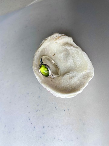 精美的坦尚尼亞橄欖石手工銀戒指