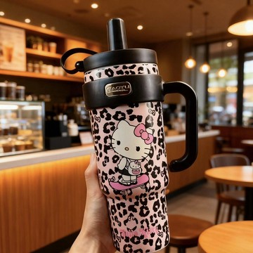 ✨臺灣出貨✨高顏值hellokitty豹紋水杯大容量保溫杯女生巨無霸吸管陶瓷塗層水杯 冰霸杯