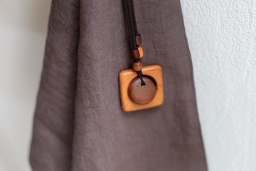 壹染指原創 | 崖柏方形+紅豆杉圓形 | 原木吊墜 | 一對 現貨