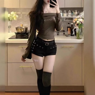 現款免運 美式辣妹闇黑y2k包臀黑色短褲女鉚釘低腰牛仔褲【跨境爆款可定】 y2k 辣妹 甜酷@