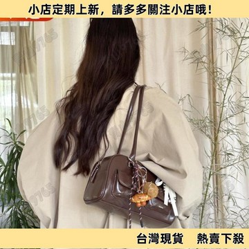 【超值好物】嚴選女裝時尚女包批發秋冬新款保齡球包包休閒包大容量單肩手提包