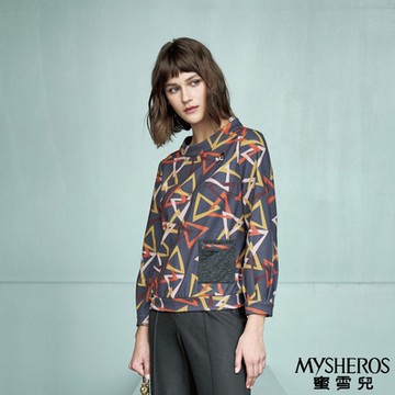 【MYSHEROS 蜜雪兒】滿版線條三角形幾何鑽飾胸針造型上衣-灰