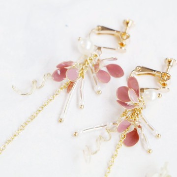 純。耳間的羞澀 / 樹脂搭配複合式媒材+925純銀