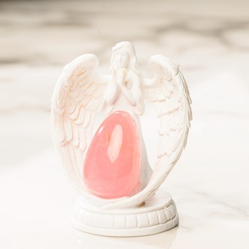 天使愛的祝福：小天使雕件＋粉晶滾石 2件組合 (隨機出貨) F24KM03016